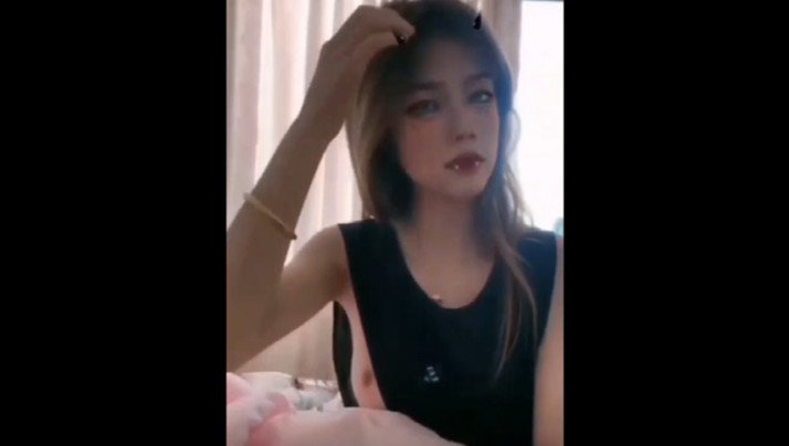 迈开腿让我尝尝你的小草莓-迅雷电影HD高清在线观看